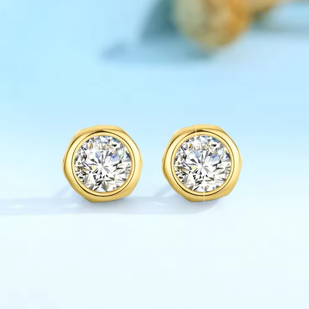 Classic DColor Moissanite 2cctw Stud Earings 18KGold Plated 925SterliS-Certified
